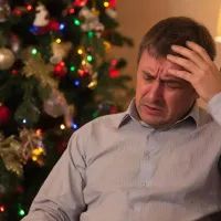 Мужчина, головная боль