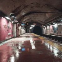 Станция метро, арт