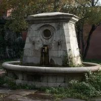 Старый фонтан