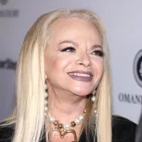 Лариса Долина