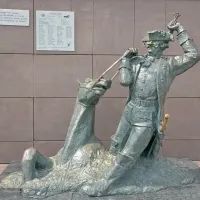 Памятник барону Мюнхгаузену