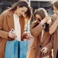 Девушки, шоппинг