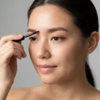 Брови с нуля: как дорисовать идеальную форму за 2 минуты?