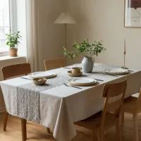 Скатерть больше не убегает: нашла рабочие способы удержать её на месте