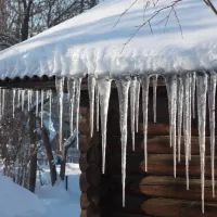 Дом, сосульки