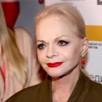 Лариса Долина