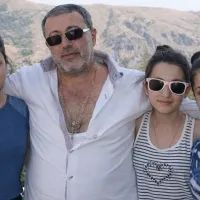 Сёстры Хачатурян с отцом