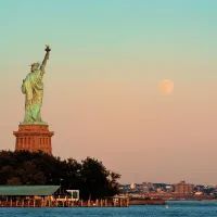 Статуя свободы