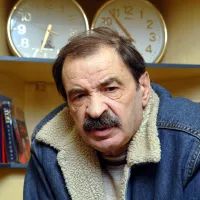 Илья Олейников