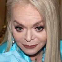 Лариса Долина