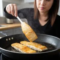 Жарю рыбу без запаха: нашла советы, которые помогают предотвращать появление едкого аромата