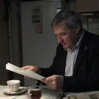 Мужчина, документы