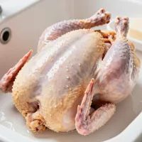 Однажды я увидела, сколько химии остаётся в курином бульоне — теперь варю мясо только так