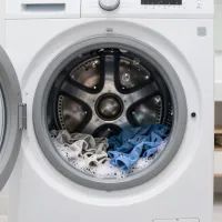 Запах плесени больше не раздражает: избавляюсь от сырости на любимых вещах домашними средствами