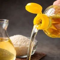 Бутылка масла