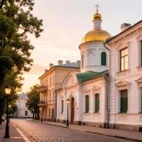 Храм в переулке