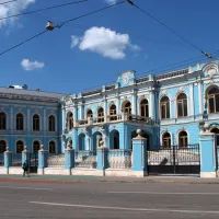 Вид на вход в особняк Черткова