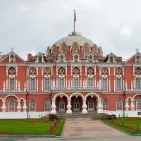Вид на дворец со стороны Ленинградского проспекта