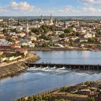 Город