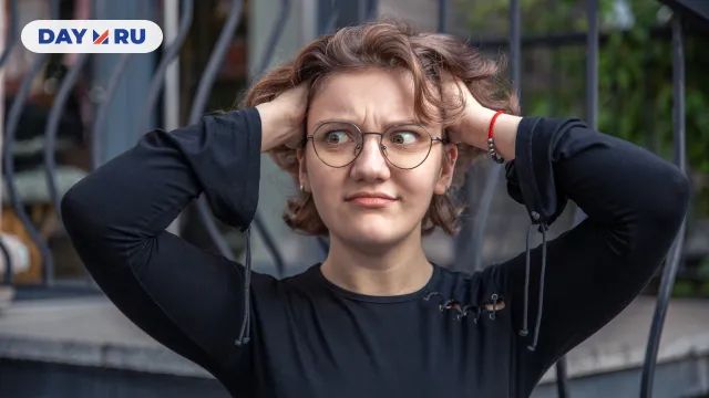 Девушка в очках
