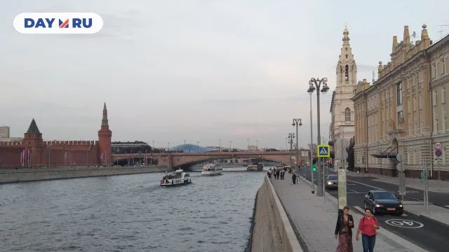 Софийская набережная 