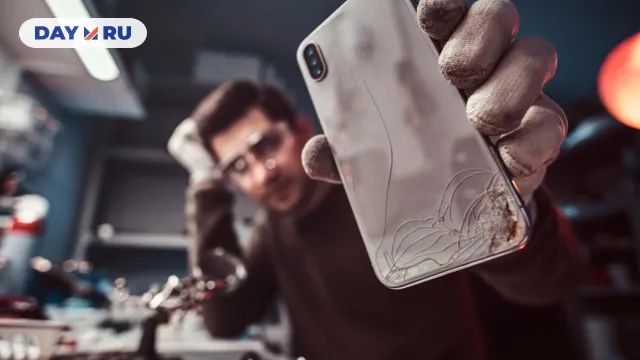 Сломанный смартфон