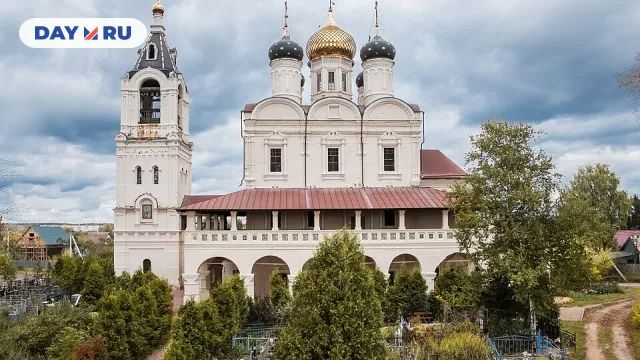 Церковь Троицы Живоначальной в селе Фаустово