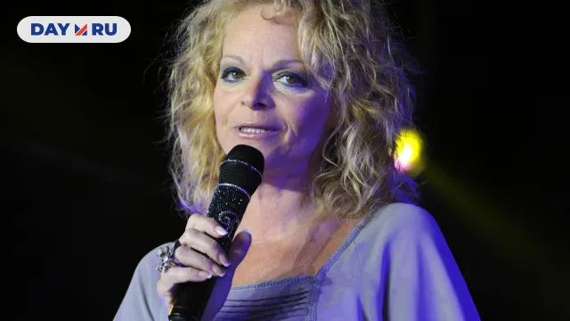 Лариса Долина