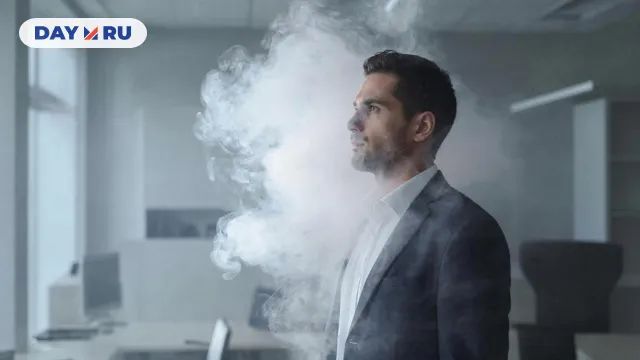 Мужчина в дыму