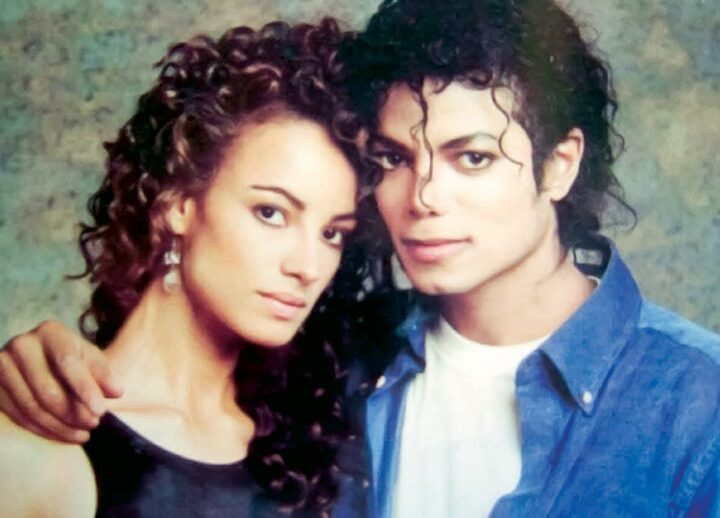 На съемках клипа в 1987 году. «О, Майкл флиртовал со мной! Говорил – у меня такая сексуальная походка», – вспоминает танцовщица