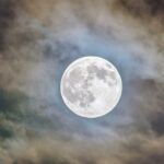 Что можно и нельзя делать в первую полную Луну года: непредсказуемое Волчье полнолуние 2023 года