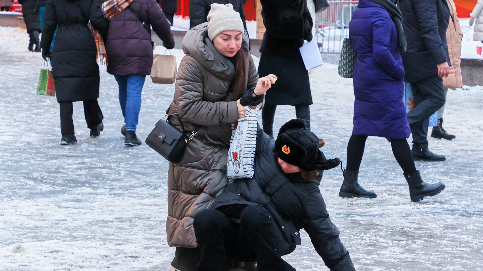 Упала на прогулке