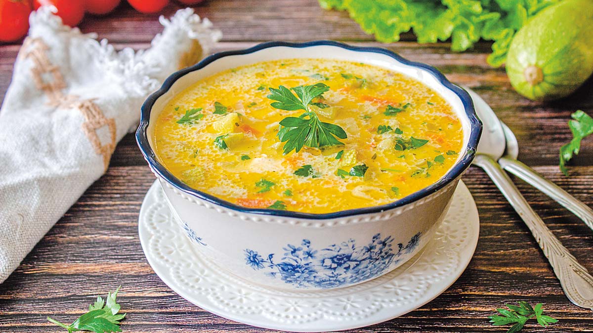 Сырный суп с фрикадельками и кабачками
